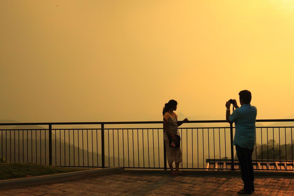 Munnar Tea Hills Resort - Mthr Екстер'єр фото